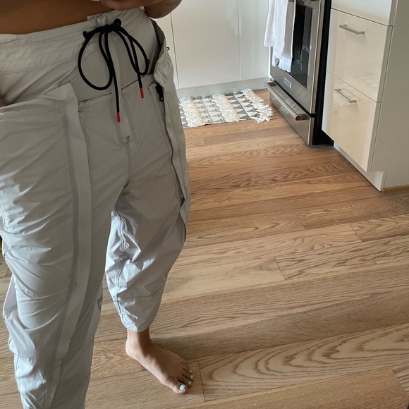 Nike ACG light grey cropped utility track pants size medium - Picture 10 of 16